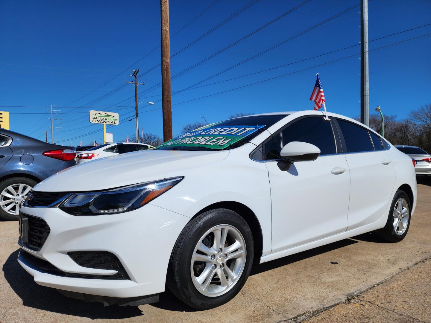 2017 WHITE Chevrolet Cruze LT (1G1BE5SMXH7) with an 1.4L L4 DOHC 16V TURBO engine, 6A transmission, located at 2660 S.Garland Avenue, Garland, TX, 75041, (469) 298-3118, 32.885387, -96.656776 - Welcome to DallasAutos4Less, one of the Premier BUY HERE PAY HERE Dealers in the North Dallas Area. We specialize in financing to people with NO CREDIT or BAD CREDIT. We need proof of income, proof of residence, and a ID. Come buy your new car from us today!! This is a very well cared for 2017 CH - Photo#7